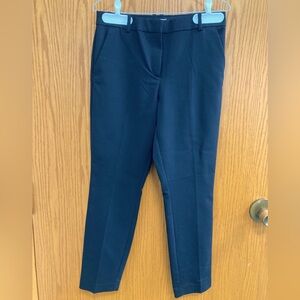 Women’s size 6 black ankle length straight H&M trousers